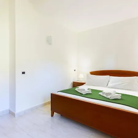 Sun Flat - A 5 Minuti E Giardino Relax 公寓 帕劳